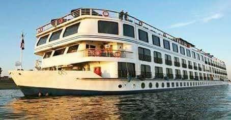 نايل كروز ادونيس