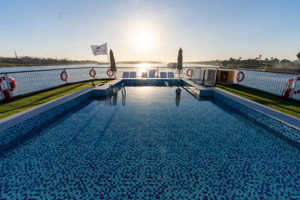 نايل كروز جاز ابروتيل هيليو